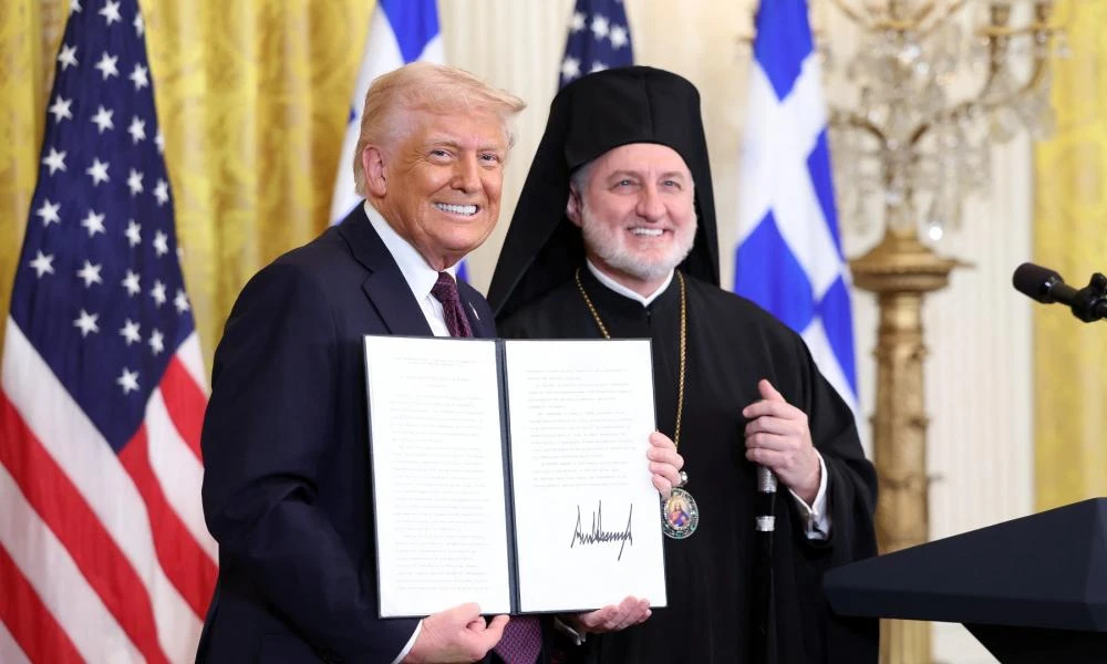 Οι φιλικές διαθέσεις Τραμπ προς την Ελλάδα: Οι υποχρεώσεις που ακύρωσε για την τελετή, οι «δικοί» του Έλληνες και ο σταυρός της Γκίλφοϊλ (βίντεο)